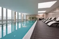 ยูโรสตาร์ส เบอร์ลิน - ที่มีสระว่ายน้ำ