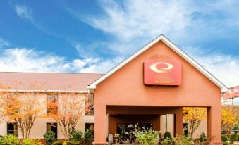 Quality Inn & Suites Canton, GA