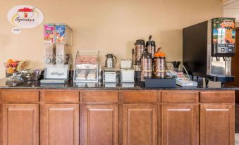 Super 8 by Wyndham Franklin/Middletown Area