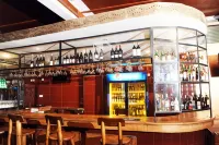 Kenya Comfort Suites - bar