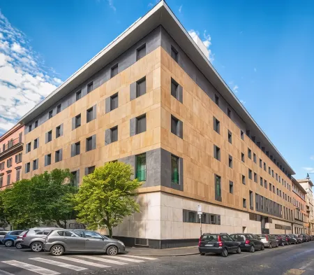 Domus Helena Отели рядом с достопримечательностью «Церковь св. Марцелина и св. Петра»