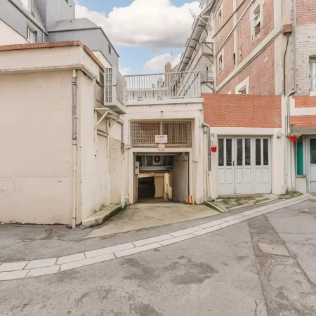 Modern Apartment with Terrace Trouville Отели в г. Трувиль-Сюр-Мер