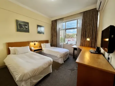Hotel Thuringerhof Отели в г. Виндхук