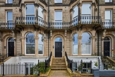 Host & Stay - the Little Lobster