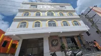 Hotel Panchavarnaa