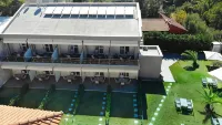 Finikas Garden Beach Resort Nikiti Hotels near Lagomandra beach