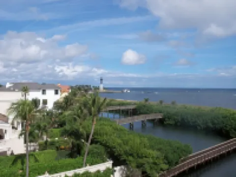 Canada House Pompano Beach