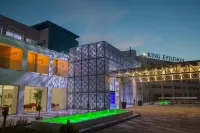 King Evelthon Beach Hotel & Resort Hotels in 