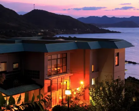 間人蟹と地魚料理／絶景展望檜風呂の宿　寿海亭 京丹後のホテル