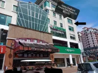 Homy Seafront Hostel