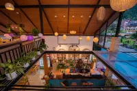 Majestic Lake Front Hotel & Suites