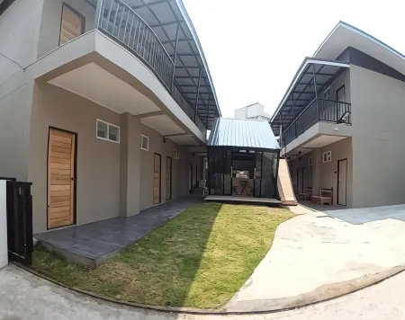 Hug Udon Отели рядом с достопримечательностью «Udon Thani Rajabhat University»