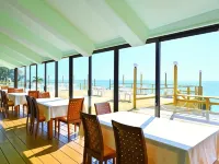 โรงแรม Beach Hotel Sunshine Ishigakijima โรงแรมใกล้ชายหาดฟุซากิ