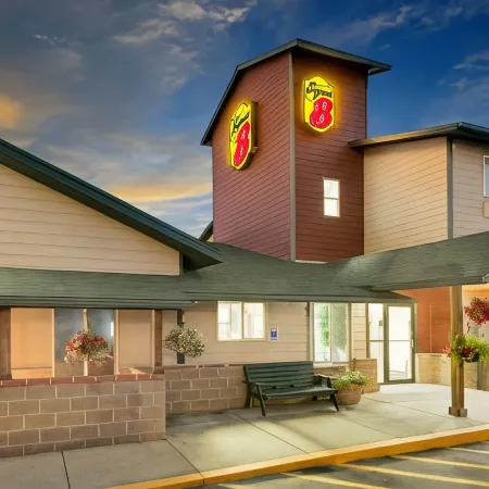 Super 8 by Wyndham Belgrade/Bozeman Airport