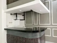 Homestay & Cafe Blessings Near Station Center Town RedPartner Hotel di Mojoroto