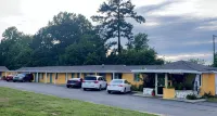 Lamplighter Inn Hotels in Childersburg
