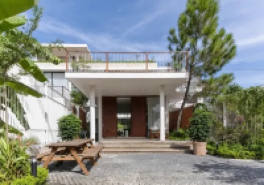 Nhãn Stay Các khách sạn gần Di tích Nhà lưu niệm Bác Hồ