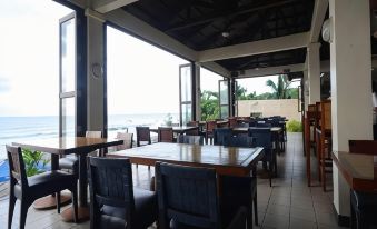 Kahuna Beach Resort and Spa