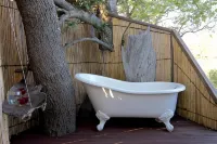 Nkasa Lupala Tented Lodge - parking
