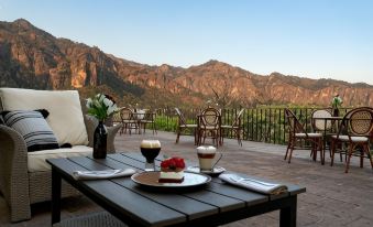 Posada del Tepozteco - Hotel & Gallery