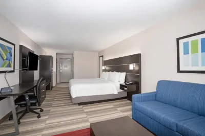 Holiday Inn Express & Suites Lincoln City