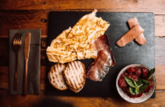 โนวา เรอเลส์