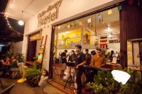 Oldie and Sleepy Hostel - Hostels
