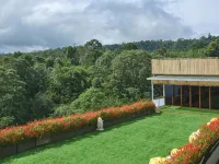 Giriwood Hotel & Villa 鄰近新加拉惹吉吉瀑布（Gitgit Waterfall）的酒店