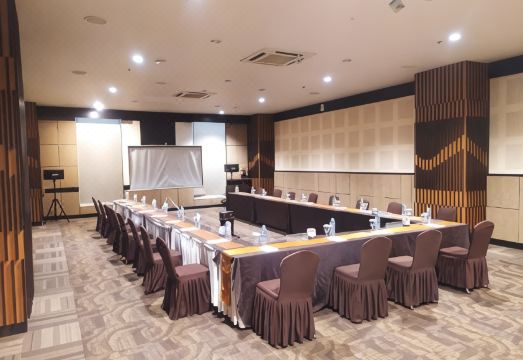 Oliver Hotel Danok Over view