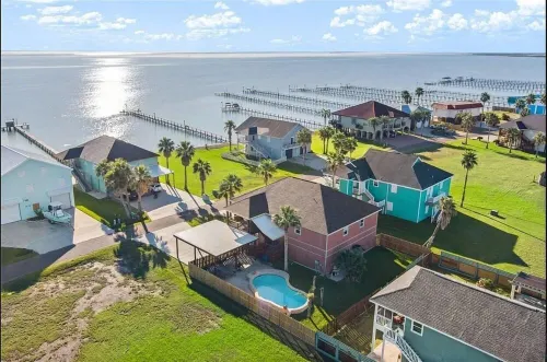 Perfect getaway for all!  Fish and hunt with all the comforts of home!