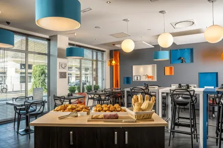 Ibis Styles Saumur Gare Centre Отели в г. Виви