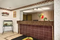 Super 8 by Wyndham Cameron