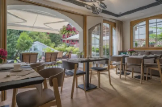 โรงแรมอีเดนเวลเนส