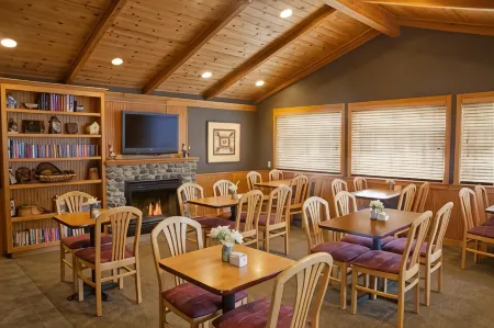 Poulsbo Inn & Suites