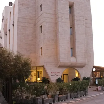 La Maison Hotel