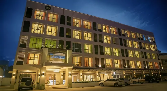 เดอะ แคปิตอล โฮเต็ล