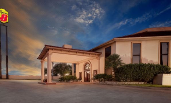 Super 8 by Wyndham Corpus Christi Northwest