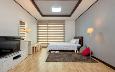Yangyang Shimpyo Pension Hotel in zona Naksan Beach