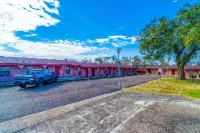 Capital O Hotel Beeville -US 181