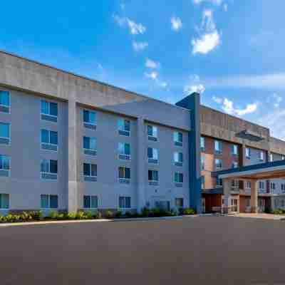 Hampton Inn Waterbury Hotel Exterior