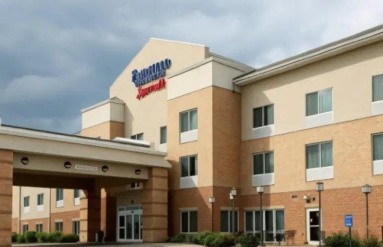 德梅因機場萬楓酒店