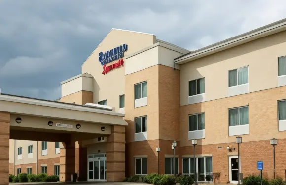 德梅因機場萬楓酒店