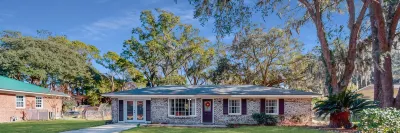 Lowcountry Gump House - Close to MCRD/Downtown Hotels in der Nähe von Spanish Moss Trail