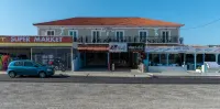 Athina Apartments โรงแรมใน