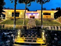 Husnain Resort by Saud Khan  호텔