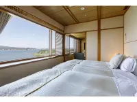 Waraku Onsen Nihon No Yado Notoraku - Pools