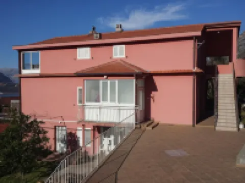 アパートメンツ ラザレビッチ