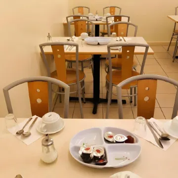 Colliers Hotel Отели рядом с достопримечательностью «Эпсли Хаус»