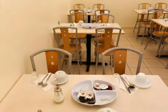 Colliers Hotel Отели рядом с достопримечательностью «Букингемский дворец»