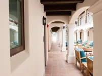 La Playa Inn Santa Barbara Hotels near Moreton Bay Fig Tree